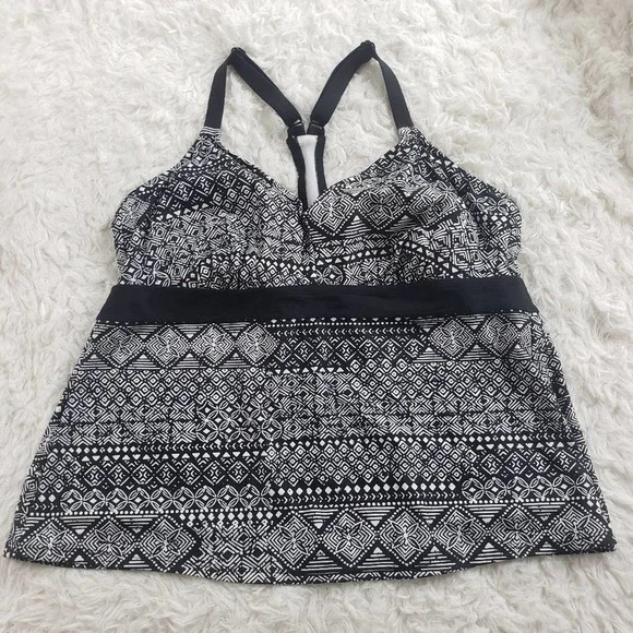 Kona Sol black Aztec and Geometric Swimsuit top - Picture 1 of 8